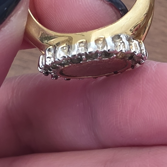 Vintage Gold Toned Signet Faux Lady Liberty Coin Ring - Picture 7 of 16